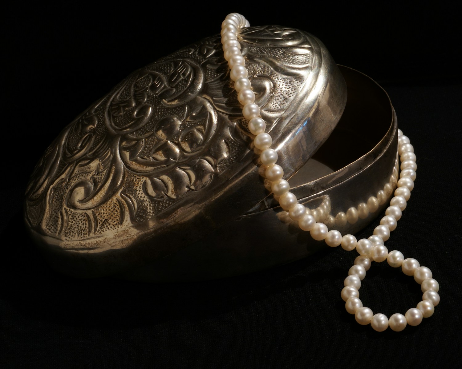 Europa moon studs